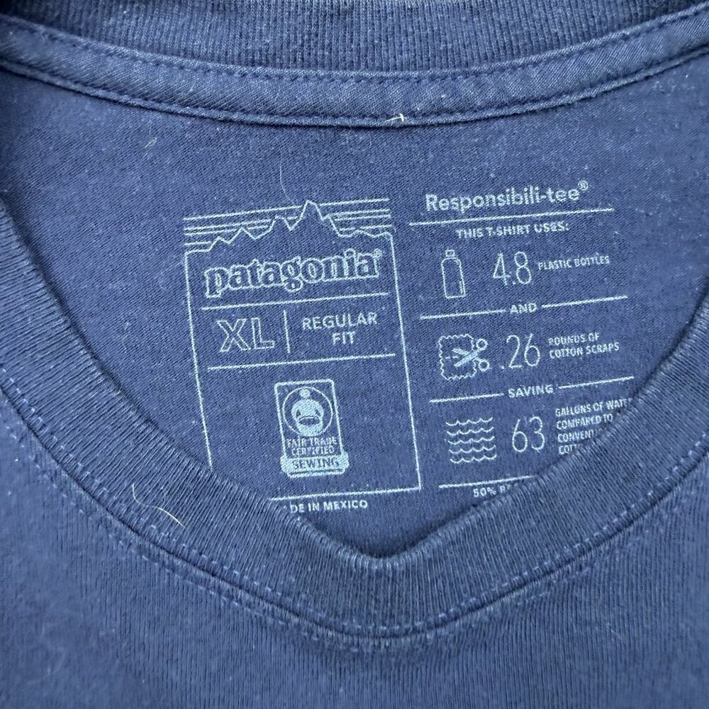 Patagonia Men’s Navy Blue Long Sleeve P-6 Logo Responsibili-Tee Size Extra Large - Picture 4 of 6